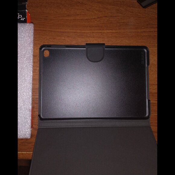 Blackweb iPad Mini 4 and 5th Gen Magnetic Folio Tablet Case - Picture 7 of 9